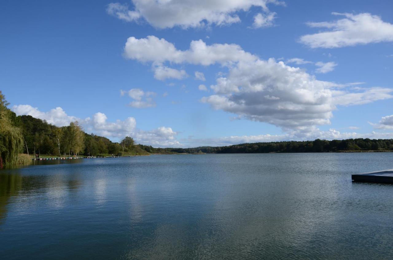 Hotel & Restaurant Haus Am See Locknitz Buitenkant foto