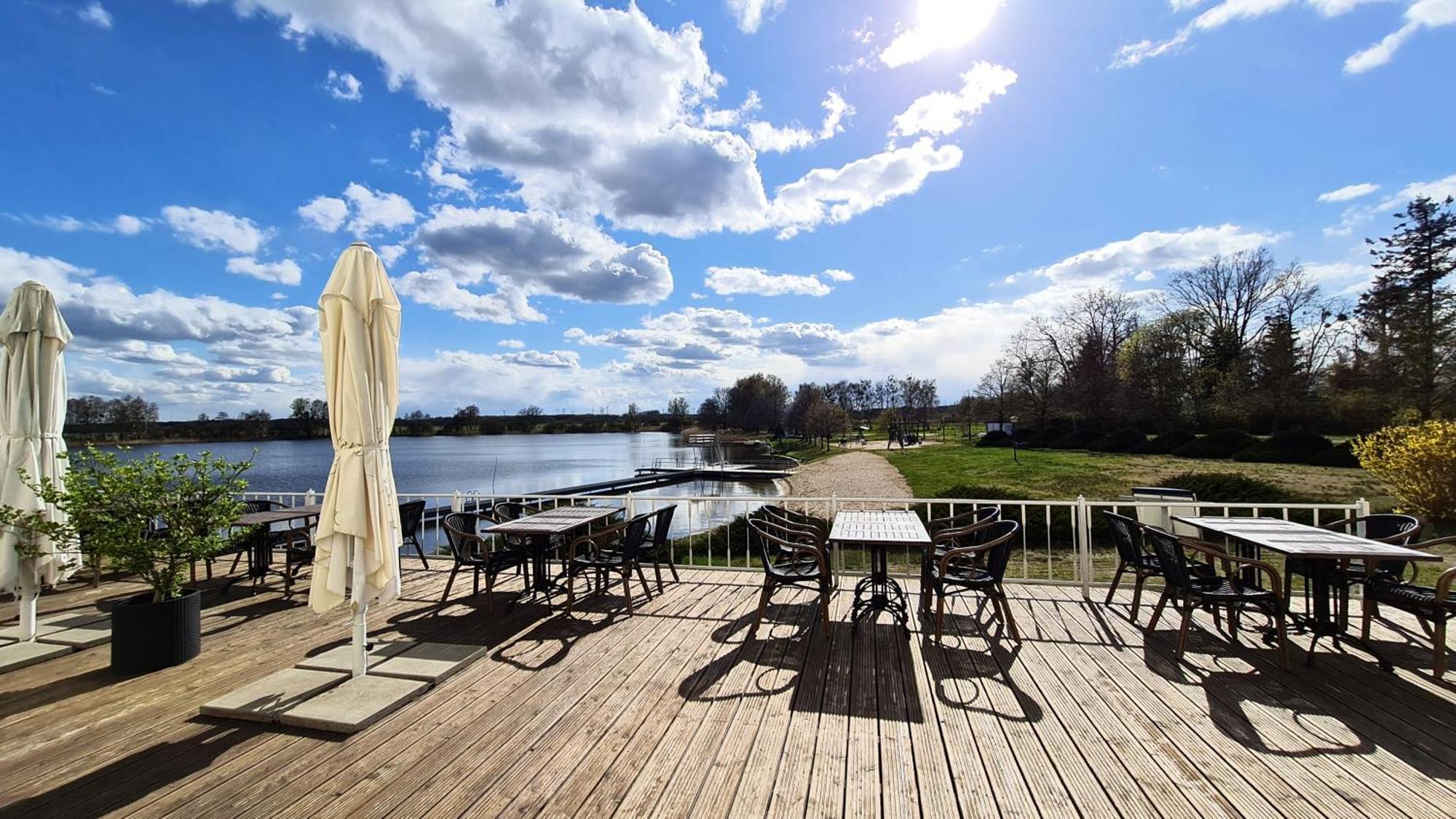 Hotel & Restaurant Haus Am See Locknitz Buitenkant foto