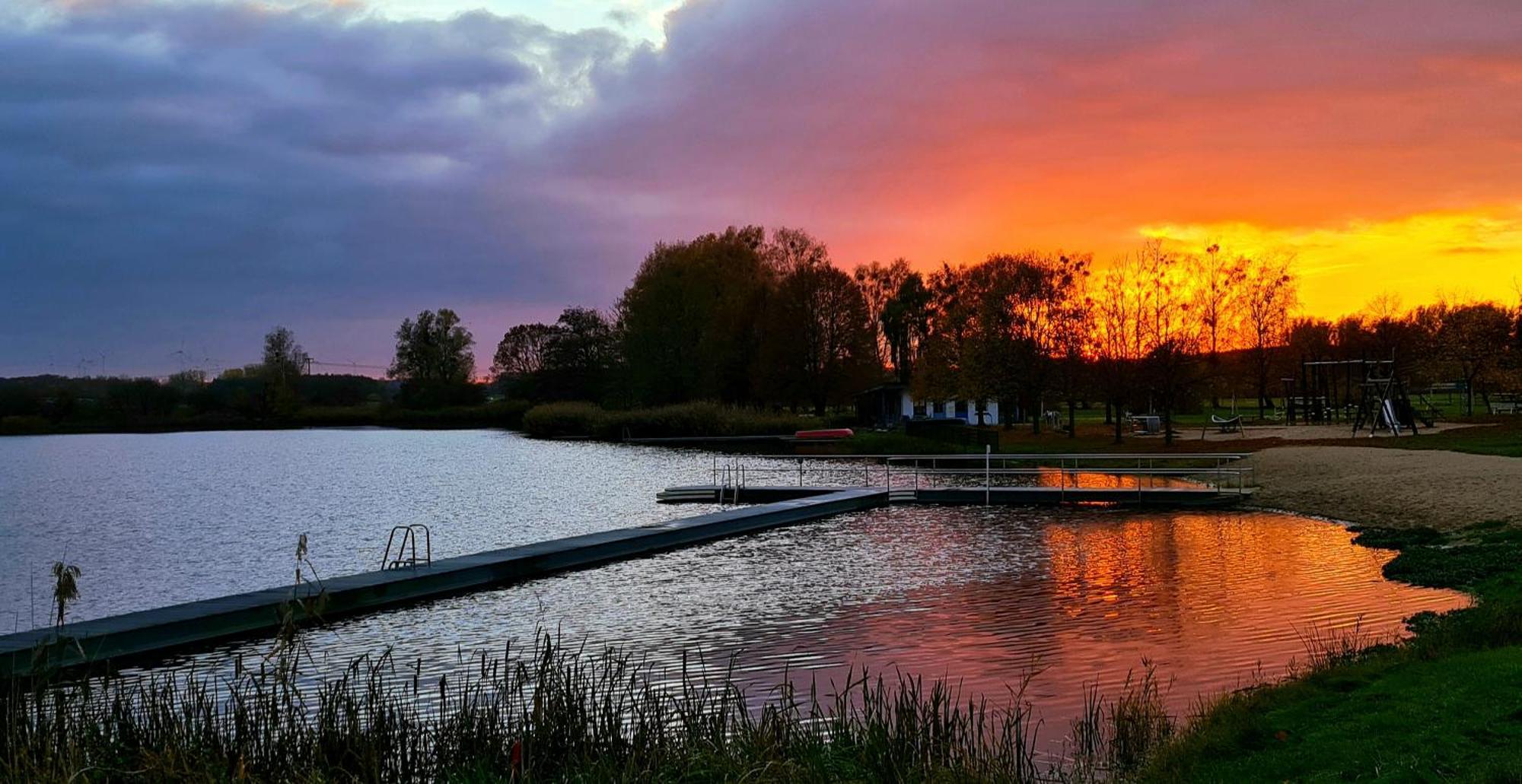 Hotel & Restaurant Haus Am See Locknitz Buitenkant foto